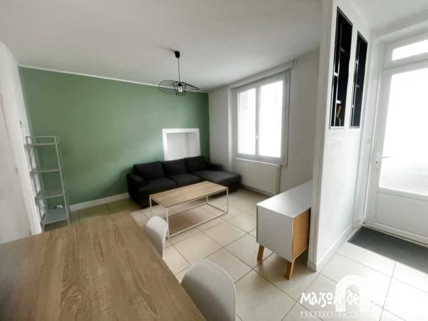 Location Maison de ville rénovée - 4 pièces - 68m² - Cour et terrasse - COGNAC Centre-ville