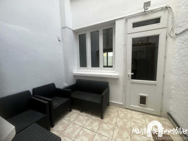 Location Maison de ville rénovée - 4 pièces - 68m² - Cour et terrasse - COGNAC Centre-ville