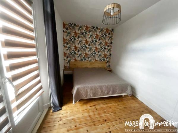 Location Maison de ville rénovée - 4 pièces - 68m² - Cour et terrasse - COGNAC Centre-ville
