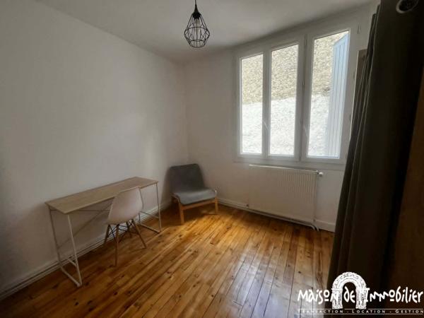 Location Maison de ville rénovée - 4 pièces - 68m² - Cour et terrasse - COGNAC Centre-ville