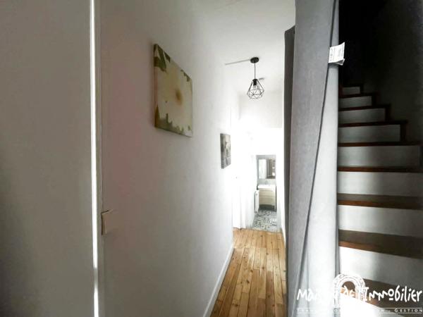 Location Maison de ville rénovée - 4 pièces - 68m² - Cour et terrasse - COGNAC Centre-ville