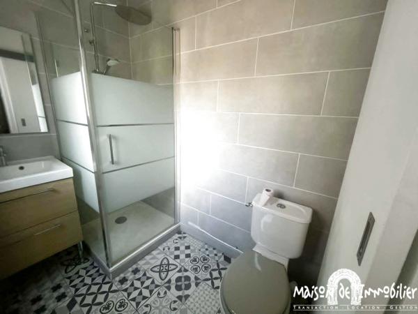 Location Maison de ville rénovée - 4 pièces - 68m² - Cour et terrasse - COGNAC Centre-ville