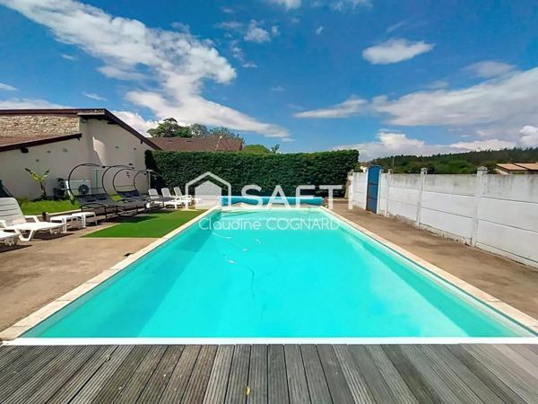 Maison en pierres avec piscine et dépendances