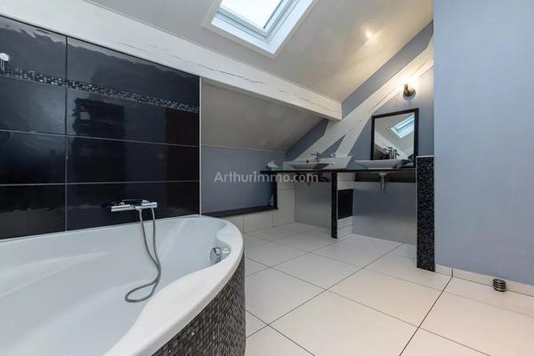 Vente Maison 5 pièces 170 m2 à Yenne