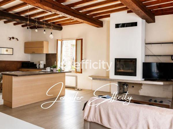 Maison
         5 pièces
        - 89 m² Exclusivité 145 000 € *