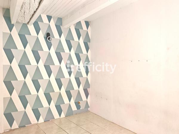Maison
         5 pièces
        - 89 m² Exclusivité 145 000 € *