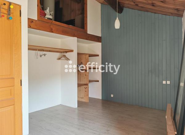 Maison
         5 pièces
        - 89 m² Exclusivité 145 000 € *