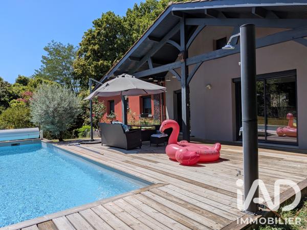 Maison à vendre 9 pièces 230 m² Latresne