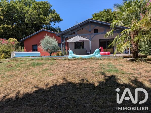 Maison à vendre 9 pièces 230 m² Latresne