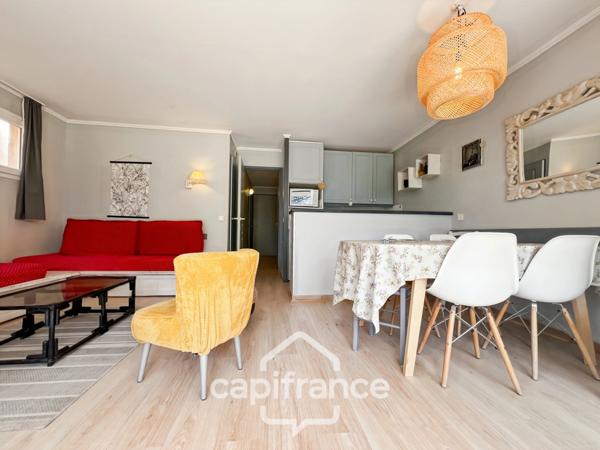 DOMAINE DE PONT ROYAL, Appartement climatisé de 42 m2 en REZ de JARDIN, chambre et chambre-cabine, SDB, Salle d'eau place de parking