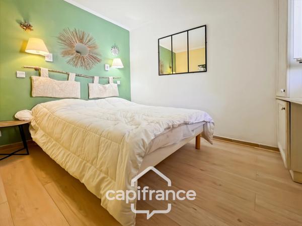 DOMAINE DE PONT ROYAL, Appartement climatisé de 42 m2 en REZ de JARDIN, chambre et chambre-cabine, SDB, Salle d'eau place de parking