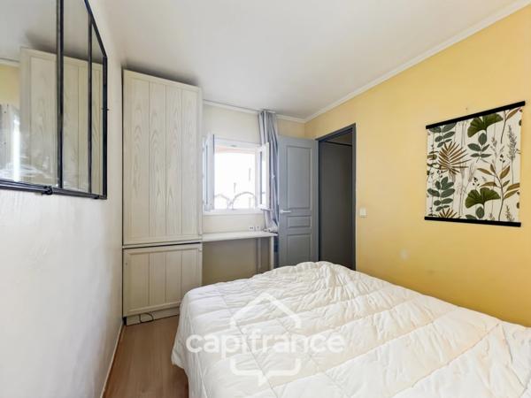 DOMAINE DE PONT ROYAL, Appartement climatisé de 42 m2 en REZ de JARDIN, chambre et chambre-cabine, SDB, Salle d'eau place de parking