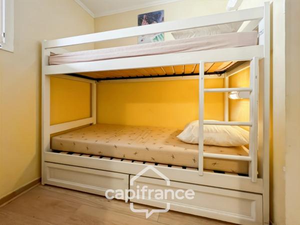 DOMAINE DE PONT ROYAL, Appartement climatisé de 42 m2 en REZ de JARDIN, chambre et chambre-cabine, SDB, Salle d'eau place de parking