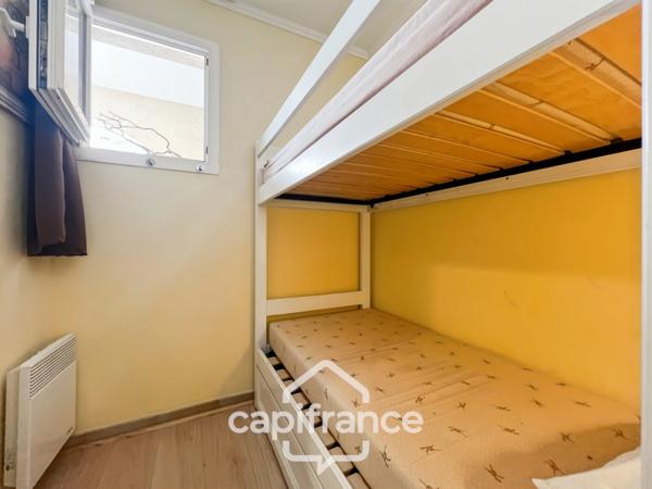 DOMAINE DE PONT ROYAL, Appartement climatisé de 42 m2 en REZ de JARDIN, chambre et chambre-cabine, SDB, Salle d'eau place de parking