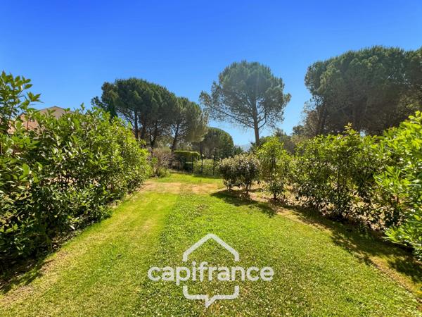 DOMAINE DE PONT ROYAL, Appartement climatisé de 42 m2 en REZ de JARDIN, chambre et chambre-cabine, SDB, Salle d'eau place de parking