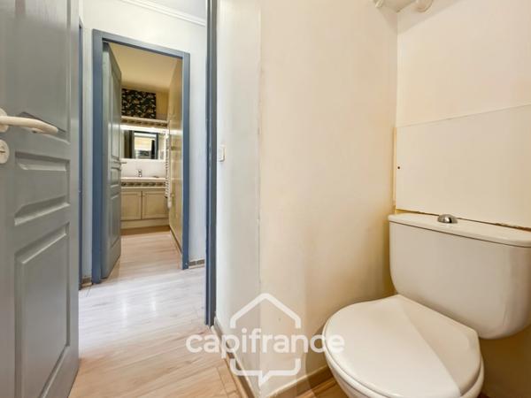 DOMAINE DE PONT ROYAL, Appartement climatisé de 42 m2 en REZ de JARDIN, chambre et chambre-cabine, SDB, Salle d'eau place de parking