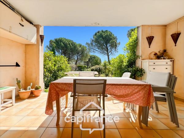 DOMAINE DE PONT ROYAL, Appartement climatisé de 42 m2 en REZ de JARDIN, chambre et chambre-cabine, SDB, Salle d'eau place de parking