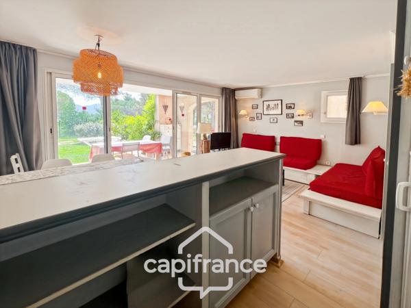 DOMAINE DE PONT ROYAL, Appartement climatisé de 42 m2 en REZ de JARDIN, chambre et chambre-cabine, SDB, Salle d'eau place de parking