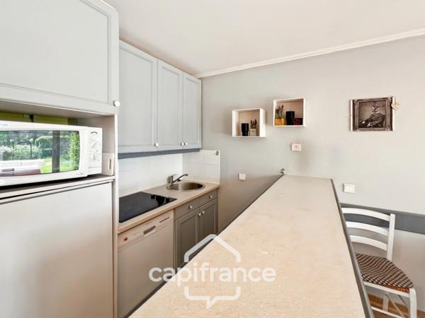 DOMAINE DE PONT ROYAL, Appartement climatisé de 42 m2 en REZ de JARDIN, chambre et chambre-cabine, SDB, Salle d'eau place de parking