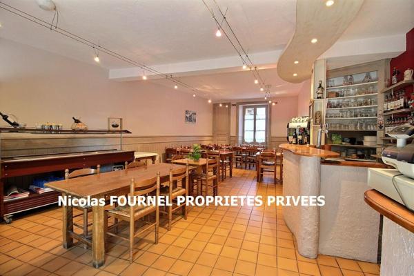 EXCLUSIVITE SAINT ROMAIN LACHALM - RESTAURANT 50 COUVERTS, TERRASSE
