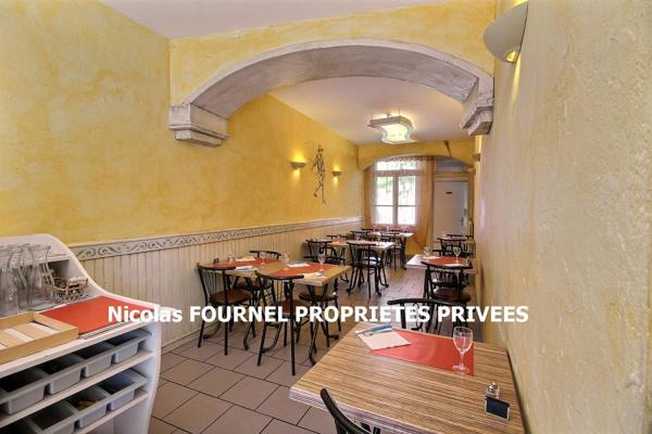 EXCLUSIVITE SAINT ROMAIN LACHALM - RESTAURANT 50 COUVERTS, TERRASSE