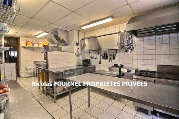 EXCLUSIVITE SAINT ROMAIN LACHALM - RESTAURANT 50 COUVERTS, TERRASSE