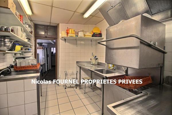 EXCLUSIVITE SAINT ROMAIN LACHALM - RESTAURANT 50 COUVERTS, TERRASSE