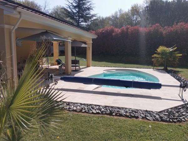 Maison à vendre 9 pièces NEUVIC (24)