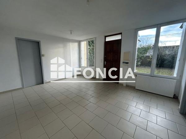 Location Appartement 2 pièces 44.42 m² - 62 RUE DES LUETTES Tournon Sur Rhone 07300