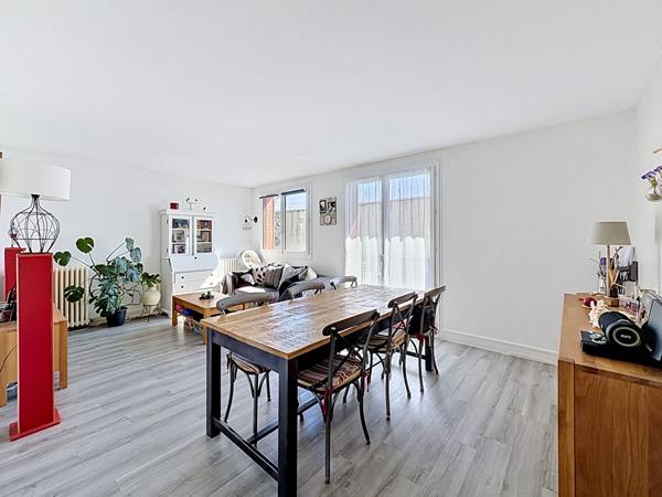 Appartement Meaux centre ville (proche place Henri IV) - 2 chambres - balcon et stationnement dans la résidence.