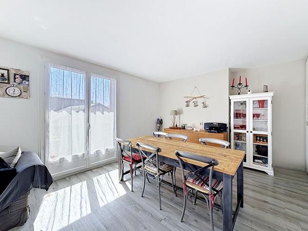 Appartement Meaux centre ville (proche place Henri IV) - 2 chambres - balcon et stationnement dans la résidence.