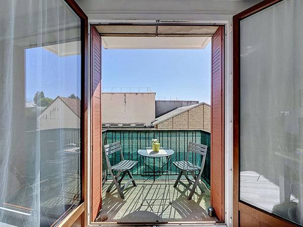 Appartement Meaux centre ville (proche place Henri IV) - 2 chambres - balcon et stationnement dans la résidence.