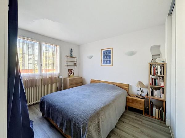 Appartement Meaux centre ville (proche place Henri IV) - 2 chambres - balcon et stationnement dans la résidence.