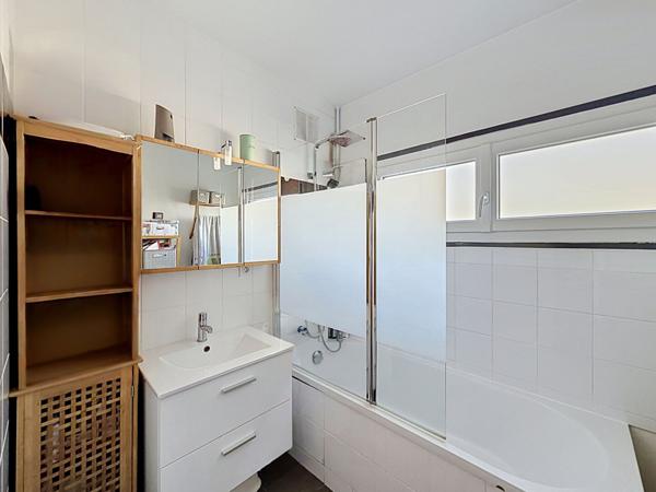 Appartement Meaux centre ville (proche place Henri IV) - 2 chambres - balcon et stationnement dans la résidence.