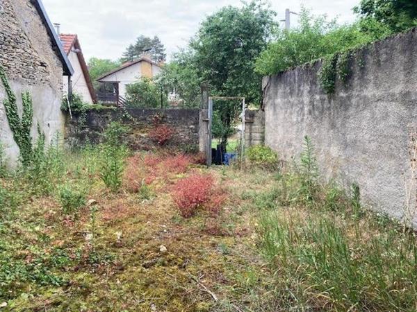 Corps de ferme dans le bourg d'Ahuy !