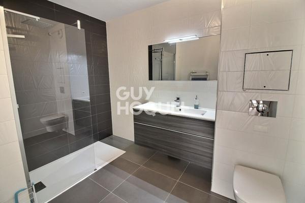 Appartement T1 en Dernier Étage à Puteaux - Grand Standing, Calme et Lumineux