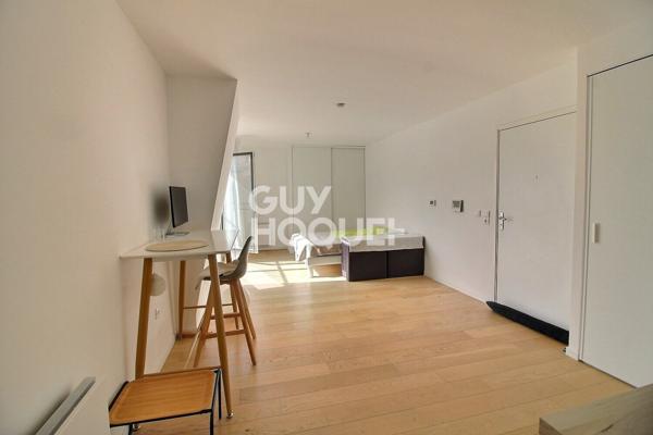 Appartement T1 en Dernier Étage à Puteaux - Grand Standing, Calme et Lumineux