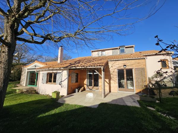 Grande maison familiale assortie d'un T3 indépendant