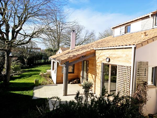 Grande maison familiale assortie d'un T3 indépendant