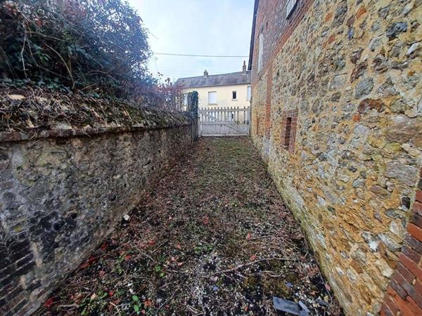 // A SAISIR  Maison de village Planches 5 pièce(s) 95 m2