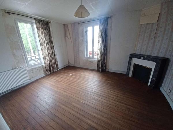 // A SAISIR  Maison de village Planches 5 pièce(s) 95 m2