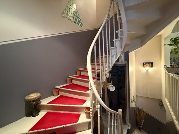47300 VILLENEUVE SUR LOT A Villeneuve/Lot, Idéal investissseur, immeuble avec local et T3