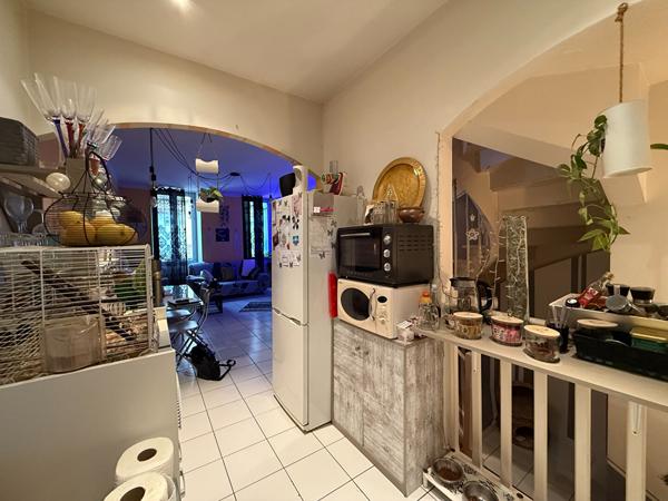 47300 VILLENEUVE SUR LOT A Villeneuve/Lot, Idéal investissseur, immeuble avec local et T3