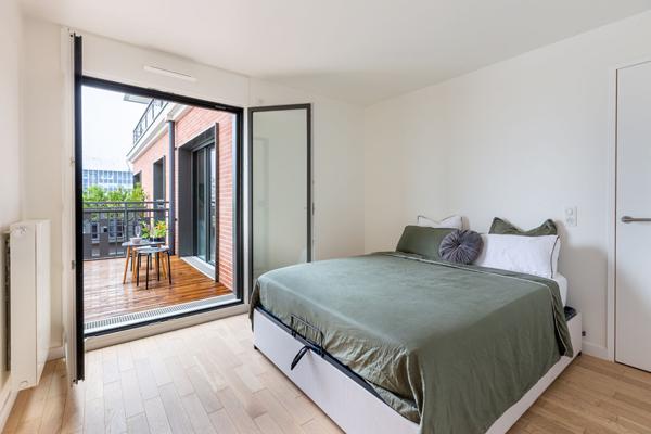 Appartement Courbevoie 2 pièce(s) 49.60 m2