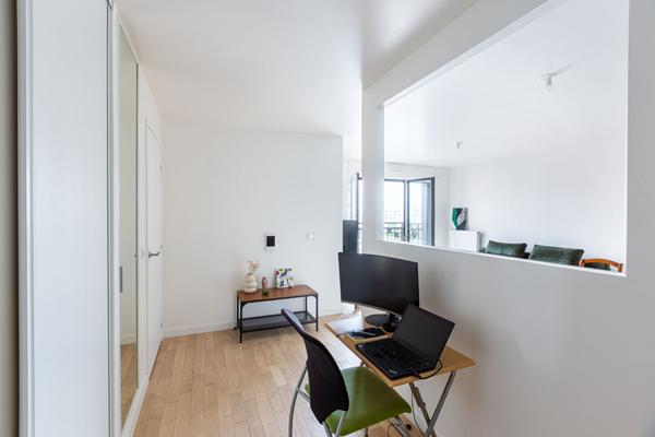 Appartement Courbevoie 2 pièce(s) 49.60 m2