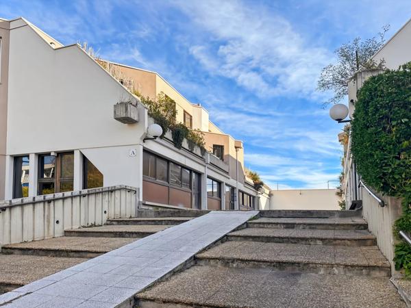 Location Bureau 3 pièces 44 m2 à Montpellier