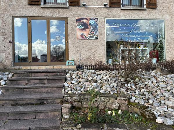 Local commercial 77 m2 au RDC avec Places de Parking