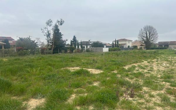 Terrain à vendre    Seilh