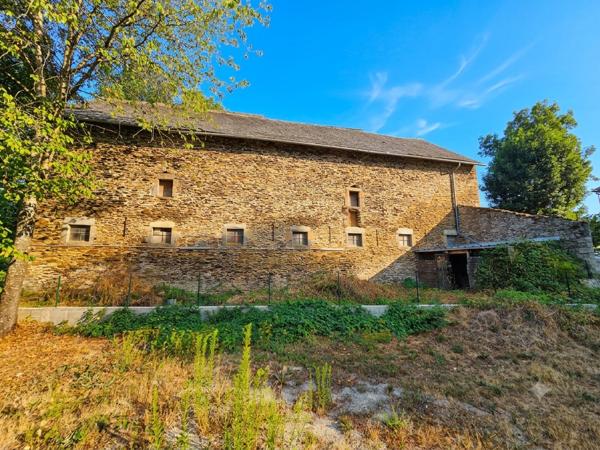 Grange en pierres aux portes de Rodez Baraqueville