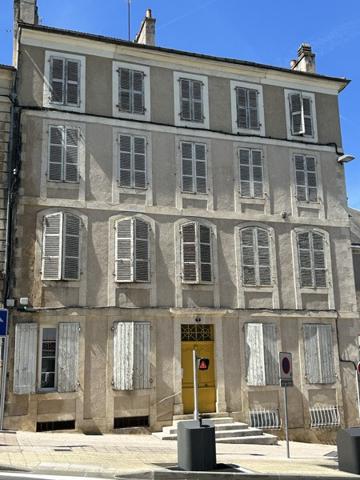 Immeuble 369 600 € Auch 315 m² DPE D